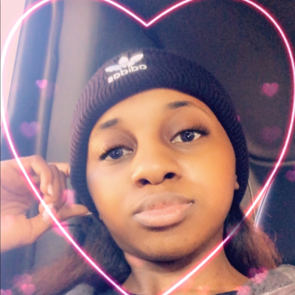 Meet your Posher, Alisha